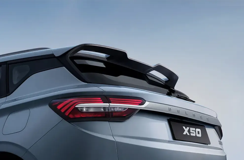 Светодиодные задние фонари и спойлер Belgee X50